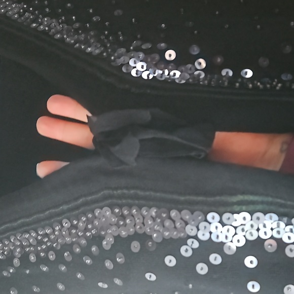 Moda International sequins, silk, and cashmere sweater - Picture 4 of 12